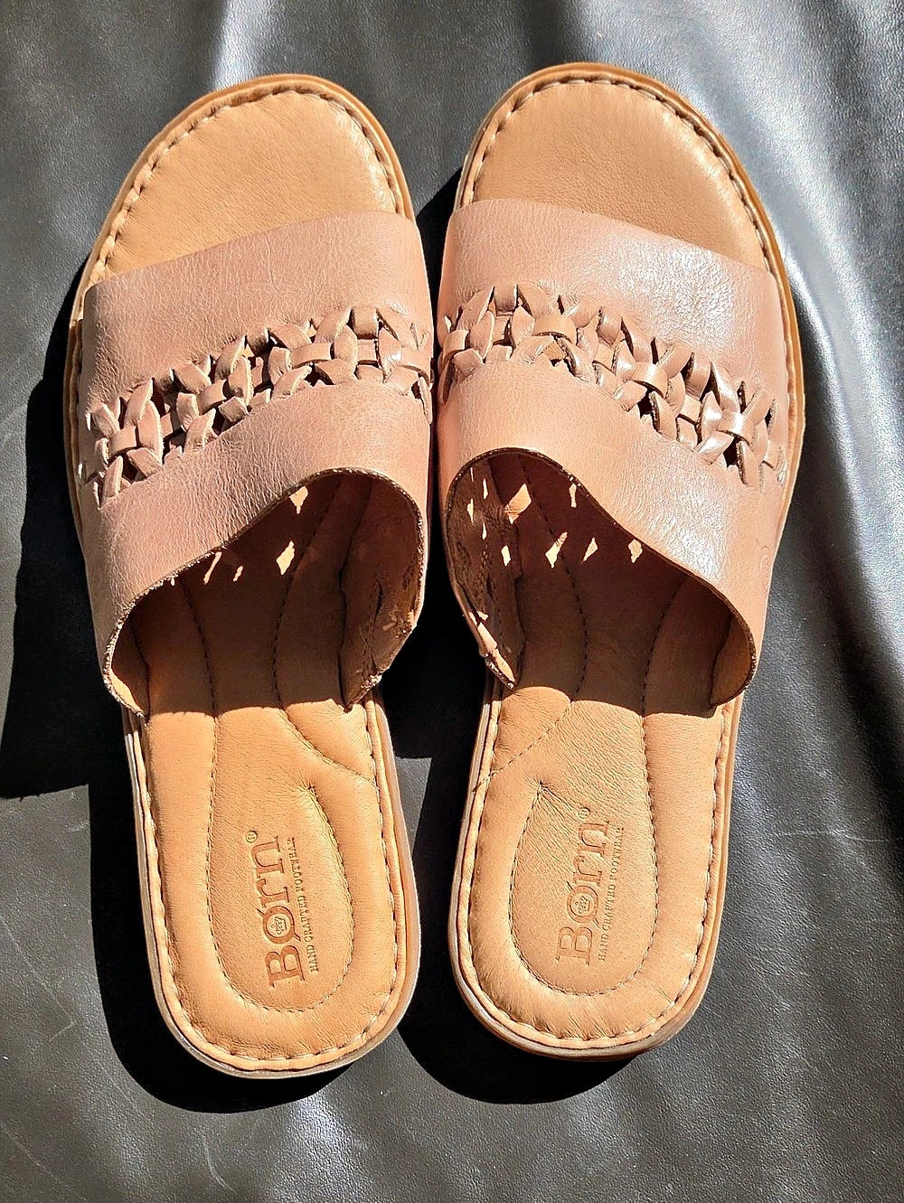 Børn (Born) Shawna Slip-On / Slide Sandal Woven Leather Sandals Brown Women's 9M